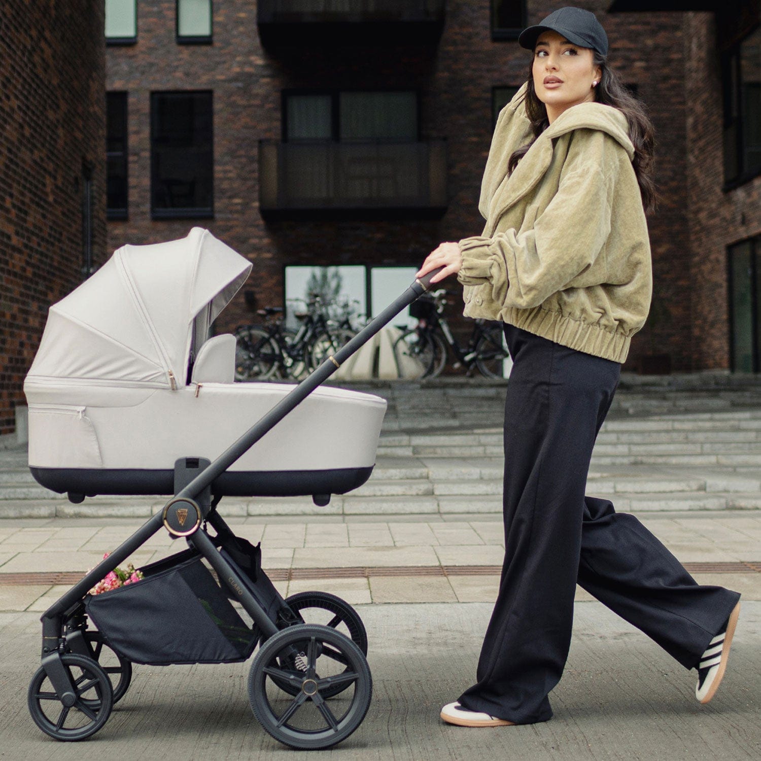 Venicci Claro 3 in 1 Travel System in Vanilla Travel Systems