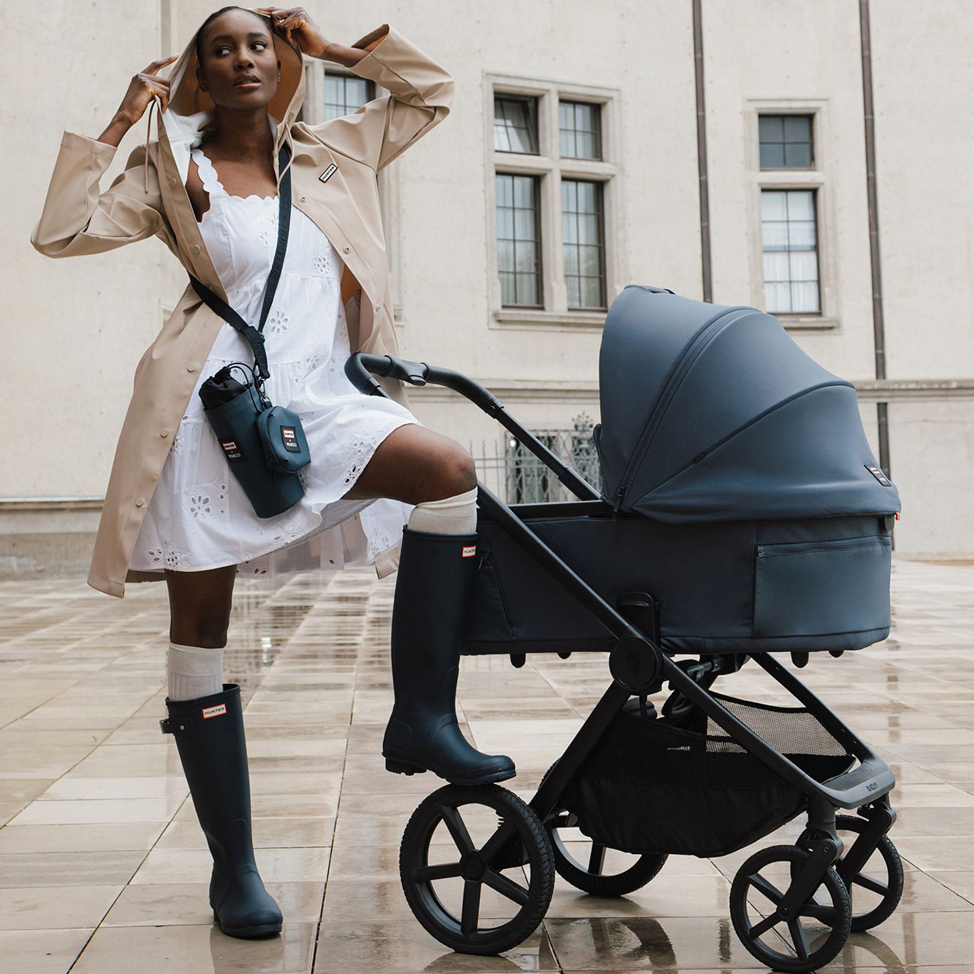 Venicci Tinum Upline 3 Hunter Luxury Bundle in Navy Travel Systems
