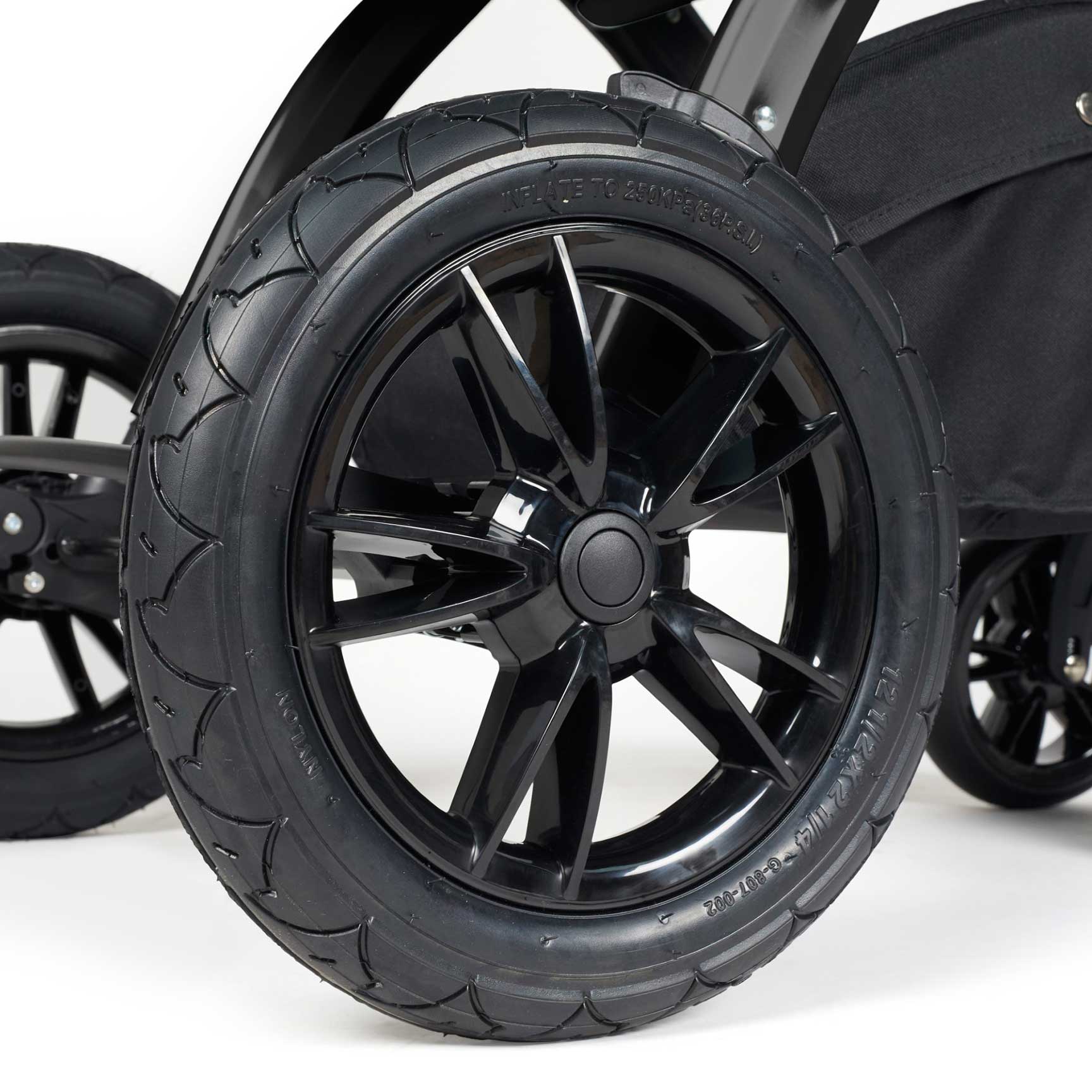 Ickle Bubba Stomp Luxe All-in-One Travel System with Isofix Base in Black/Desert/Black Travel Systems 10-011-300-208 5056515026498