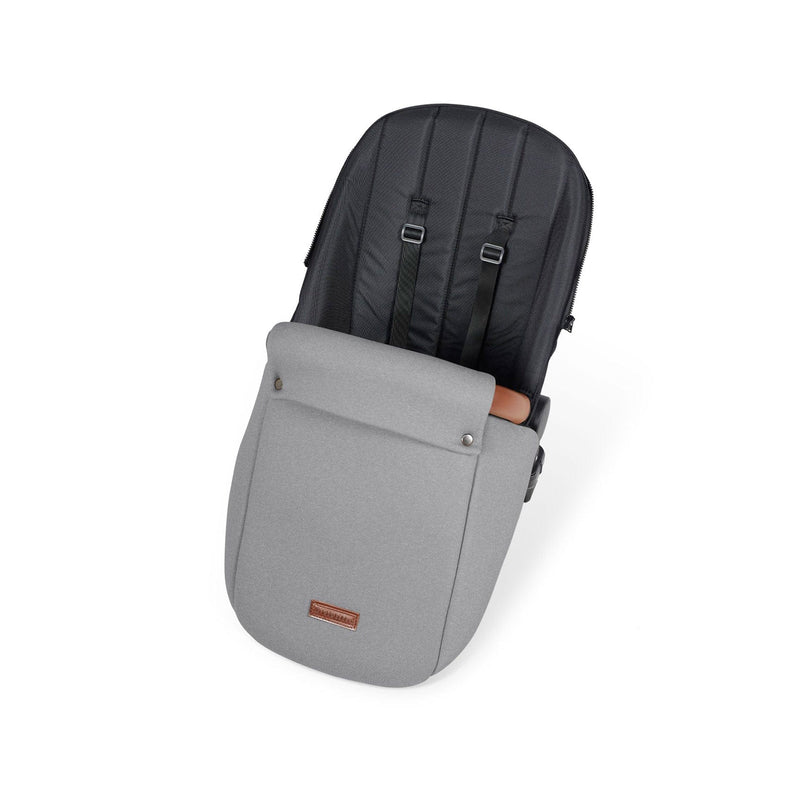 Ickle Bubba Stomp Luxe All-in-One Travel System with Isofix Base in Silver/Pearl Grey/Tan Travel Systems 10-011-300-260 5056515026566