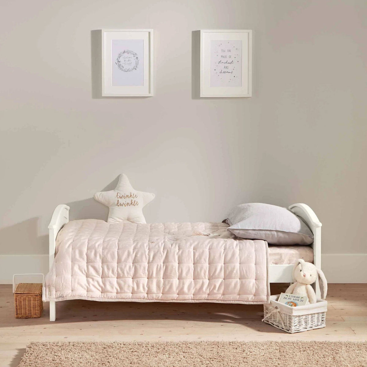 Mamas & Papas Flyn 2 Piece Cotbed and Dresser Changer Set in White Nursery Room Sets